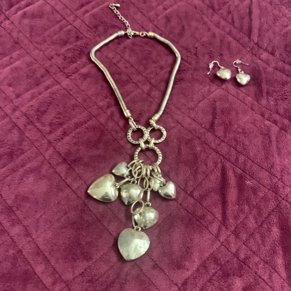 Gold hear necklace and matching earrings - Picture 4 of 5